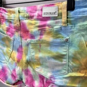 Judy Blue Swirl Tie Dye Cutoff Shorts Womens M denim Cute Stretch Summer 2182